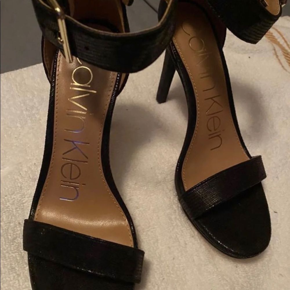 Calvin Klein platform black faux leather open toe sandal size 6 - Picture 2 of 9